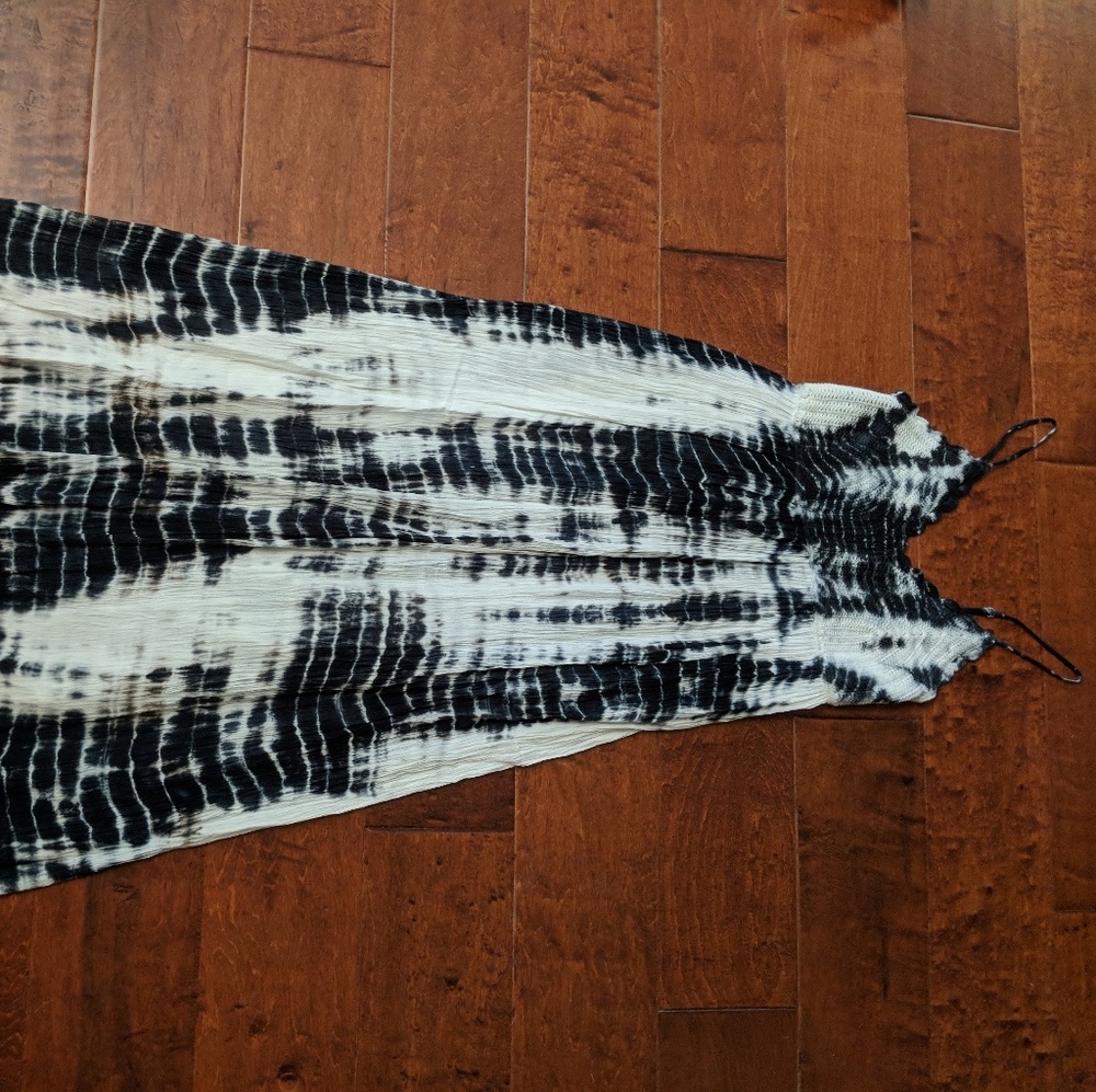 Maxi dress crocheted top